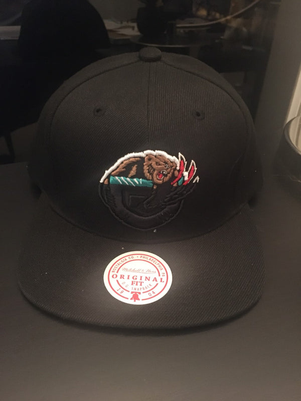 Vancouver Grizzlies Black Dip Snapback hat by Mitchell & Ness